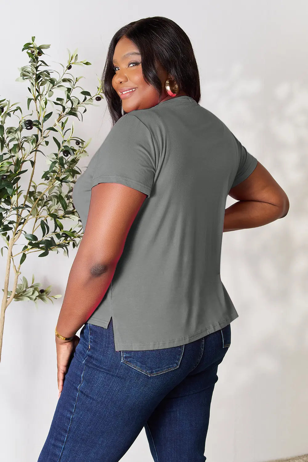Basic Bae Full Size Round Neck Short Sleeve T-Shirt.