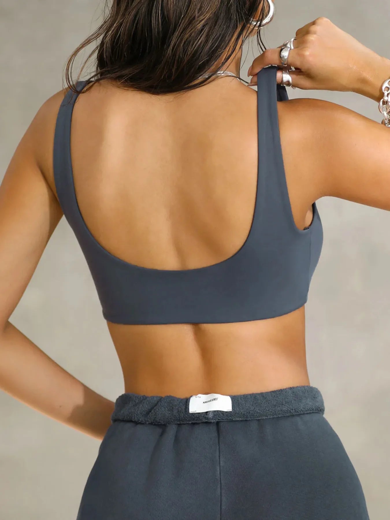 Seamless Scoop Neck Active Bra.