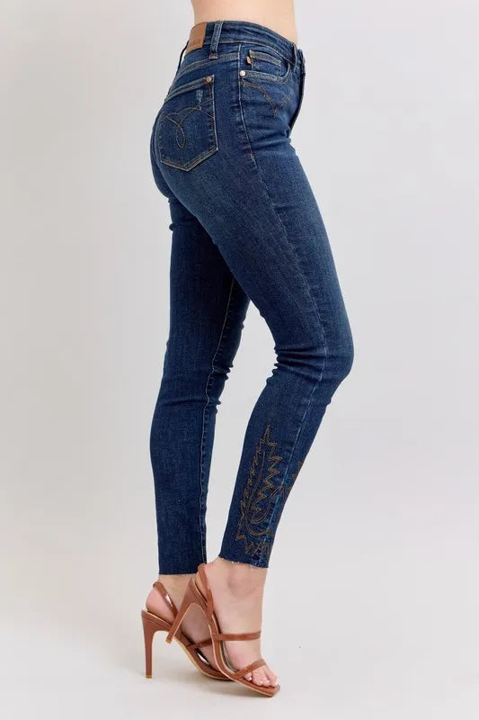 Judy Blue Full Size Embroidered High Rise Skinny Jeans Plus Size.